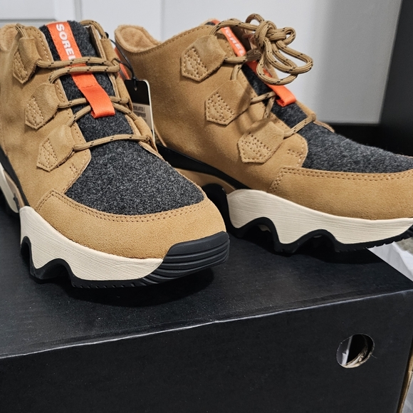 BRAND NEW CARIBOU WP - Picture 3 of 5